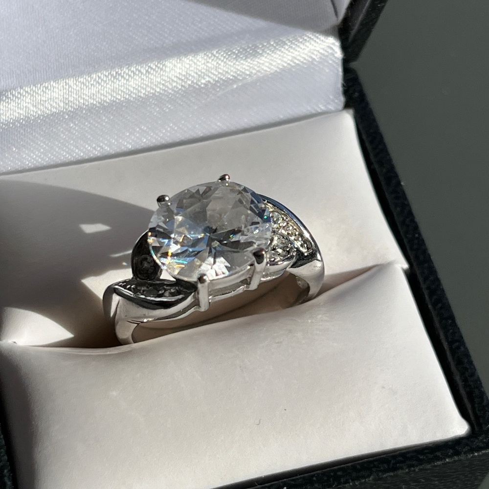 Sparkly cocktail ring, silver tone and cubic, size 9.